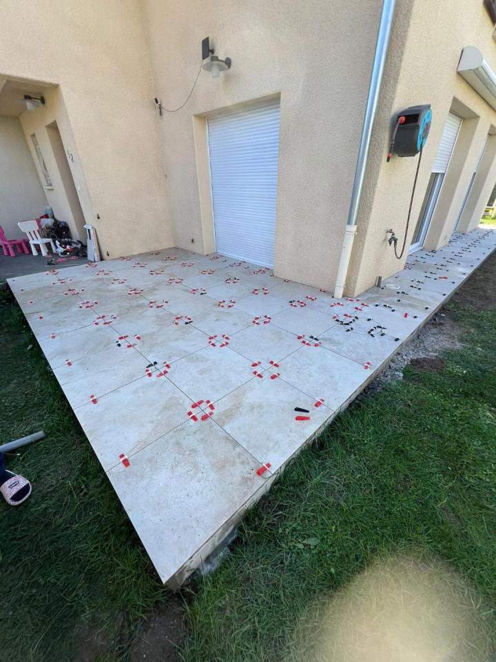 Installation carrelage entrée maison Annecy